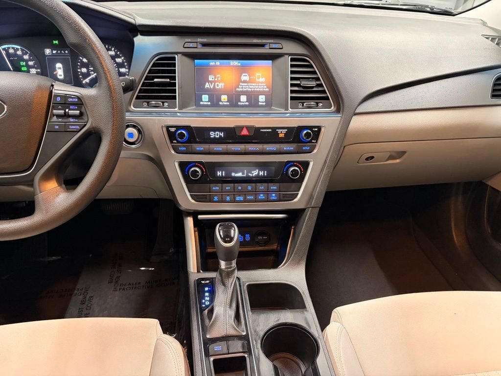 Used 2017 Hyundai Sonata SE FWD image 10