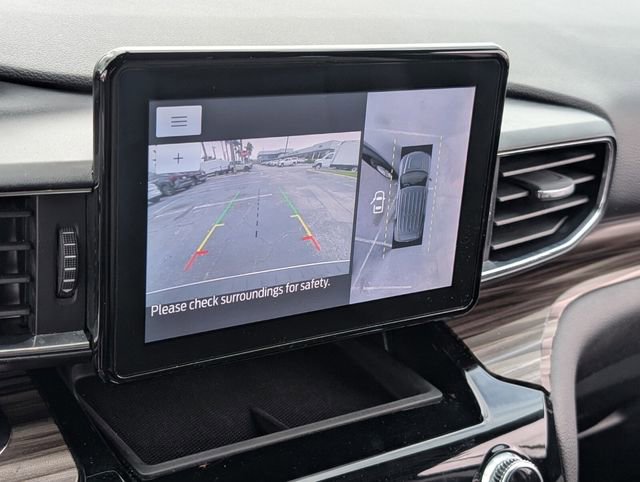 Used 2023 Ford Explorer Limited w/ Equipment Group 301A image 22