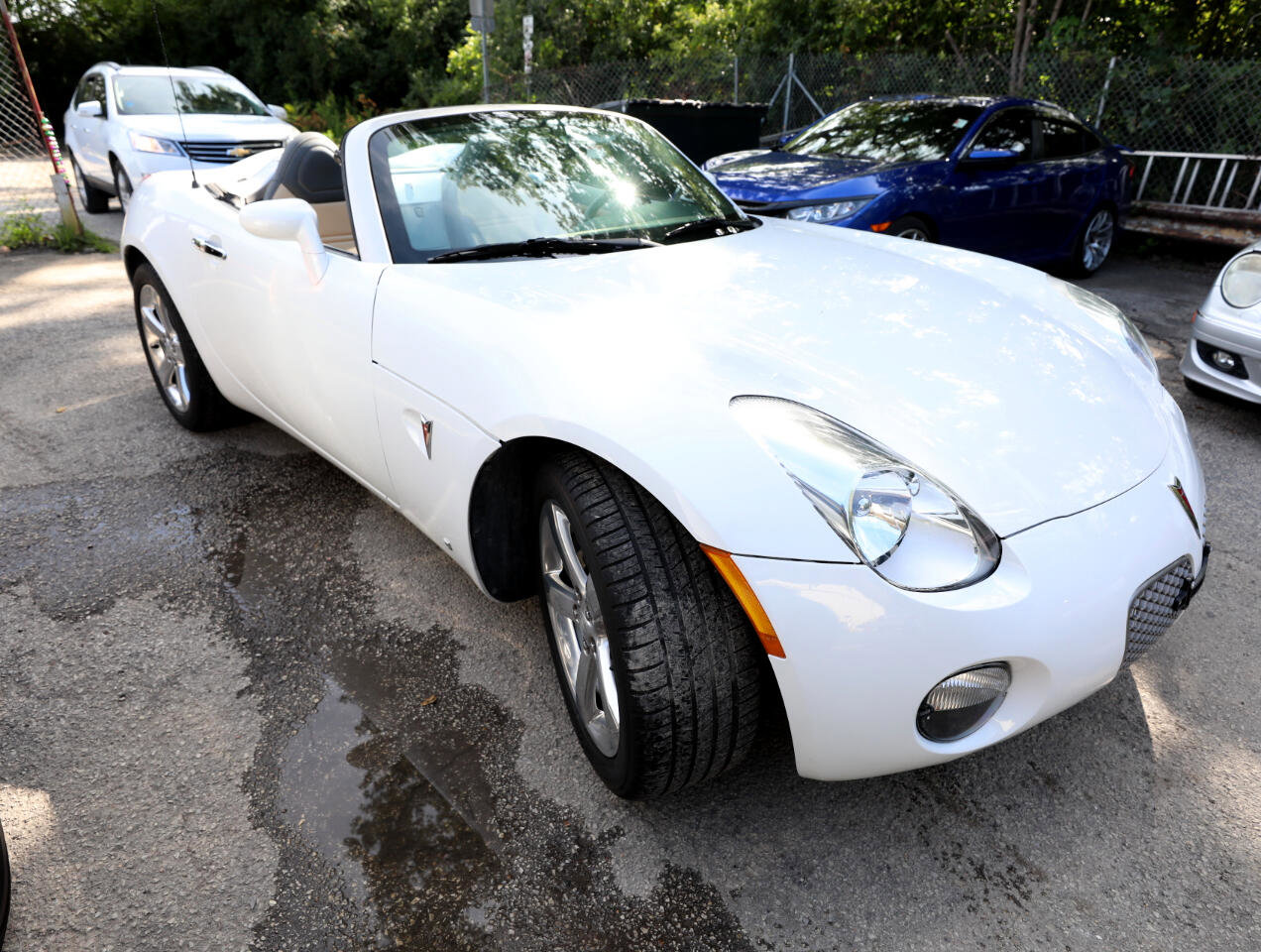 Used 2006 Pontiac Solstice Convertible w/ Premium Package image 4