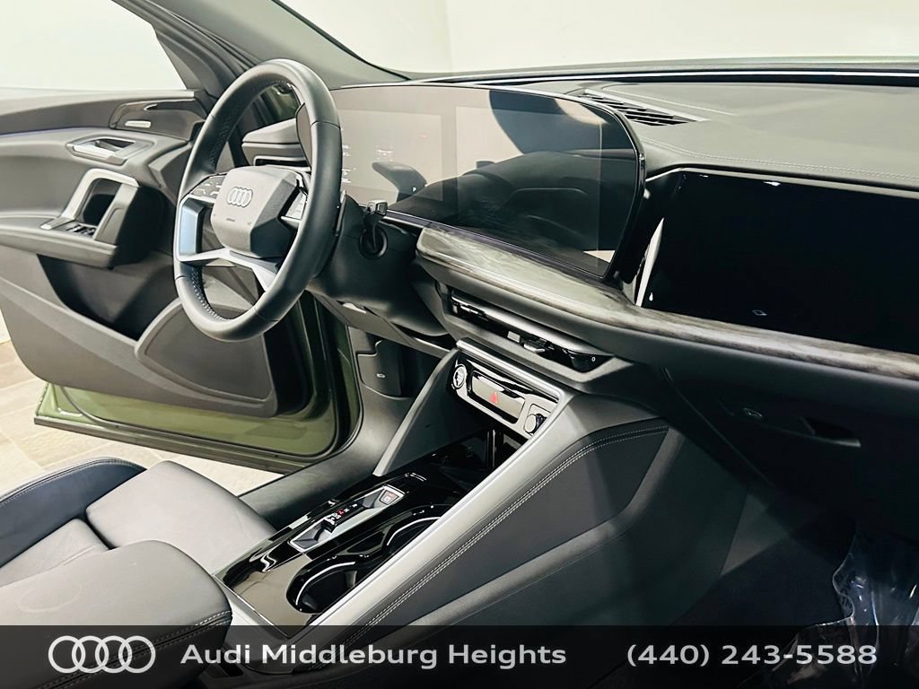 Certified 2025 Audi Q5 Premium w/ Premium Plus AWD/4WD image 11