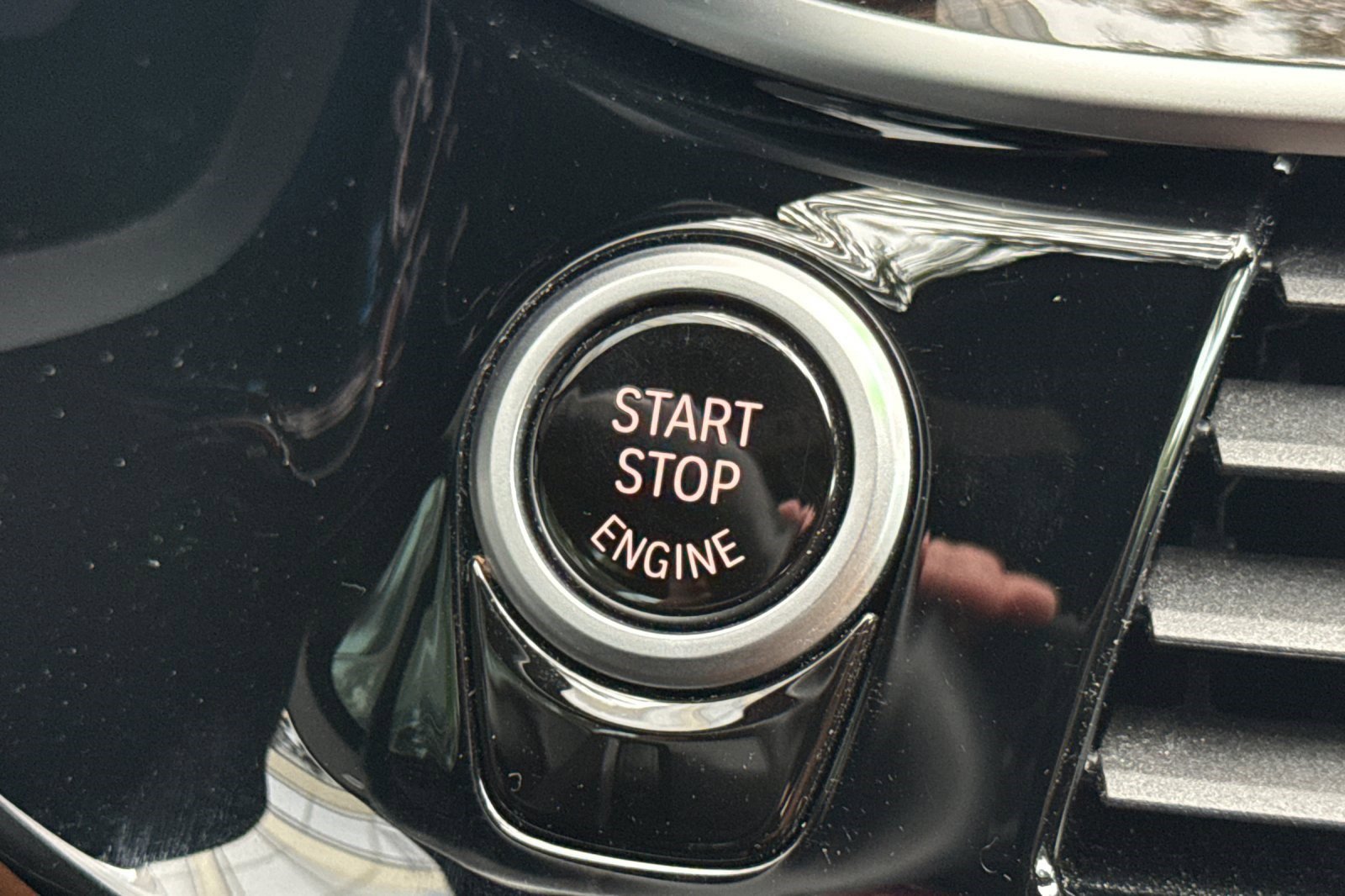 Certified 2023 BMW 530e xDrive w/ M Sport Package image 27