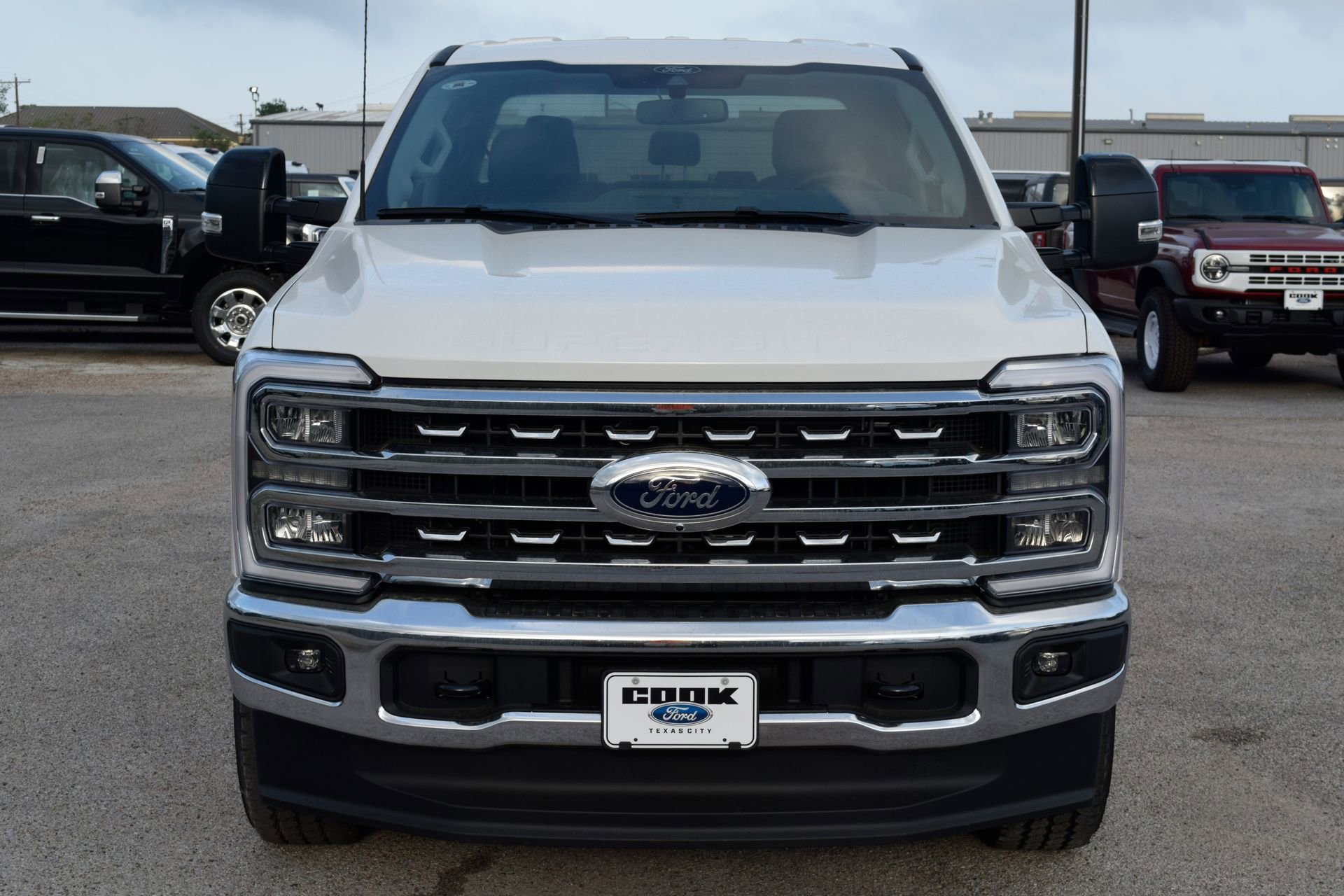 New 2026 Ford F250 Lariat w/ FX4 Off-Road Package image 2