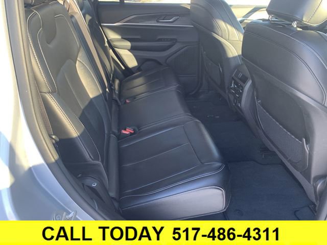 Used 2023 Jeep Grand Cherokee Limited image 27