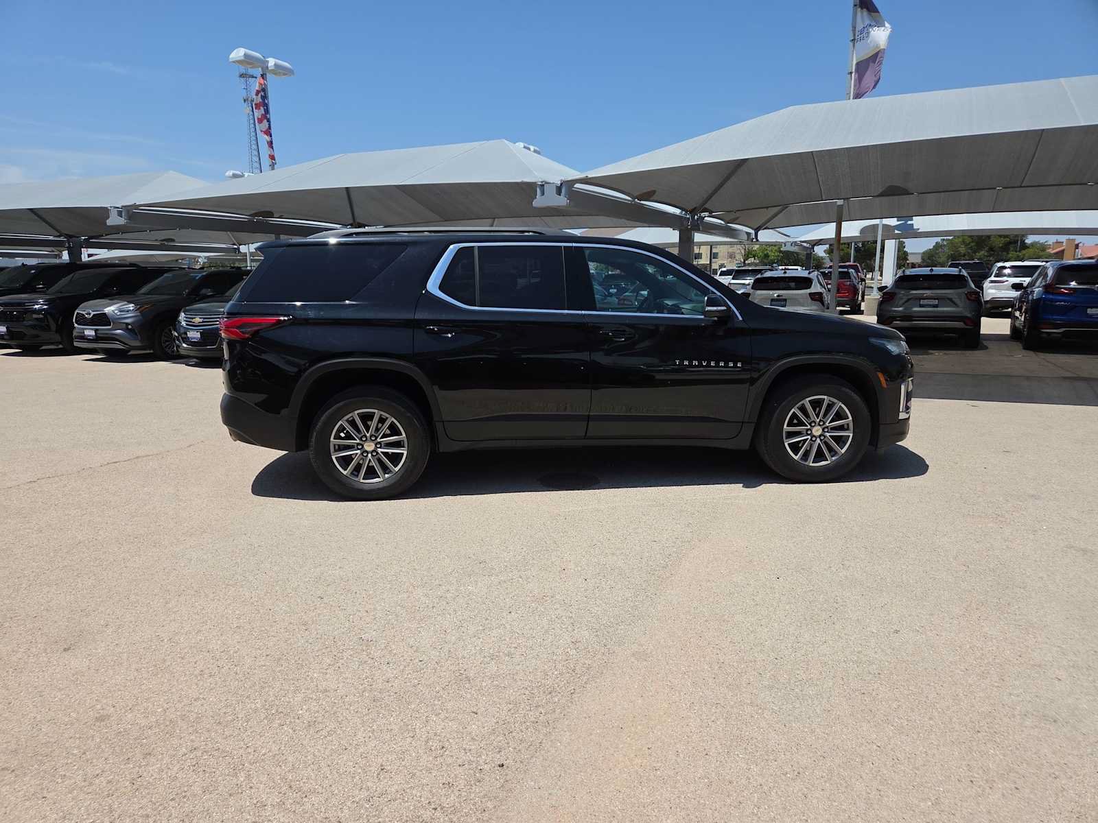 Used 2023 Chevrolet Traverse LT AWD/4WD image 9