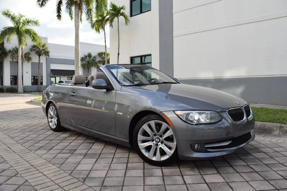 Used 2013 BMW 328i Convertible RWD image 1