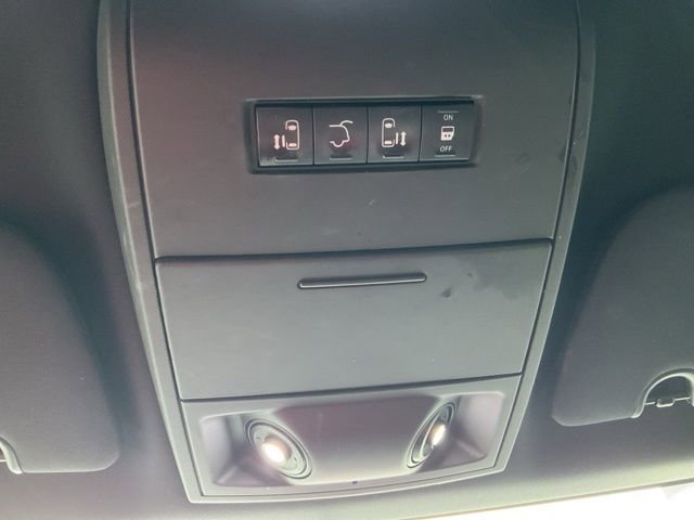 Used 2016 Dodge Grand Caravan SXT image 16