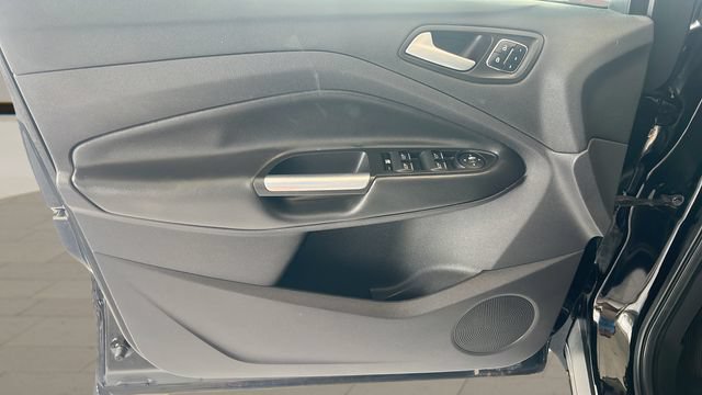 Used 2016 Ford Escape Titanium FWD image 9