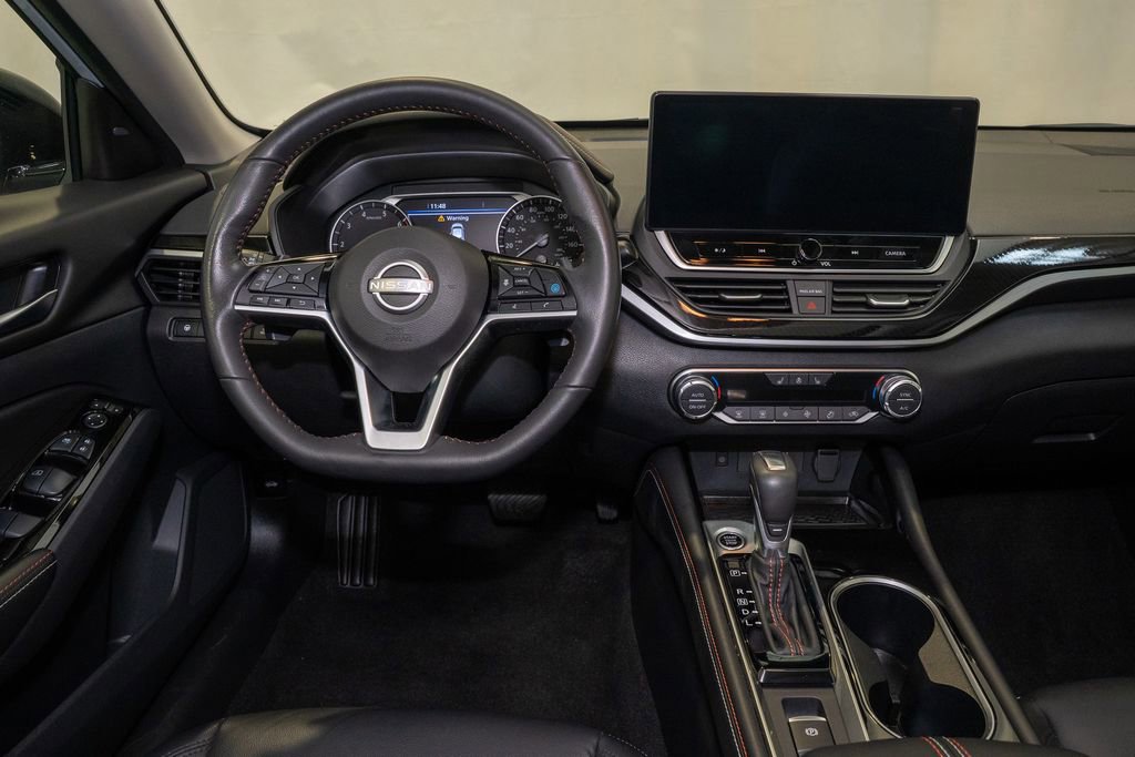 Certified 2024 Nissan Altima 2.0 SR image 2
