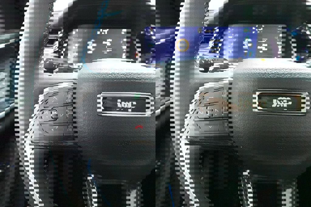 Used 2023 Jeep Grand Cherokee Trailhawk AWD/4WD image 11