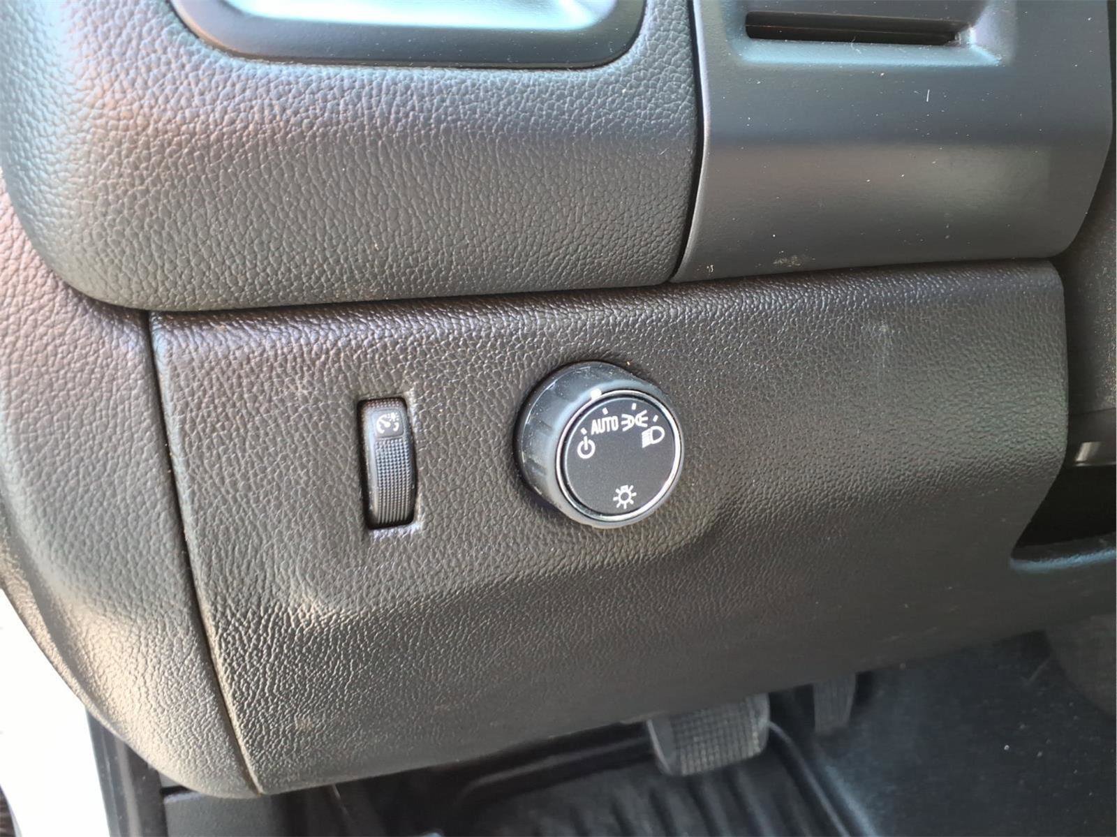 Used 2021 Chevrolet Colorado LT w/ Fleet Safety Package RWD image 13