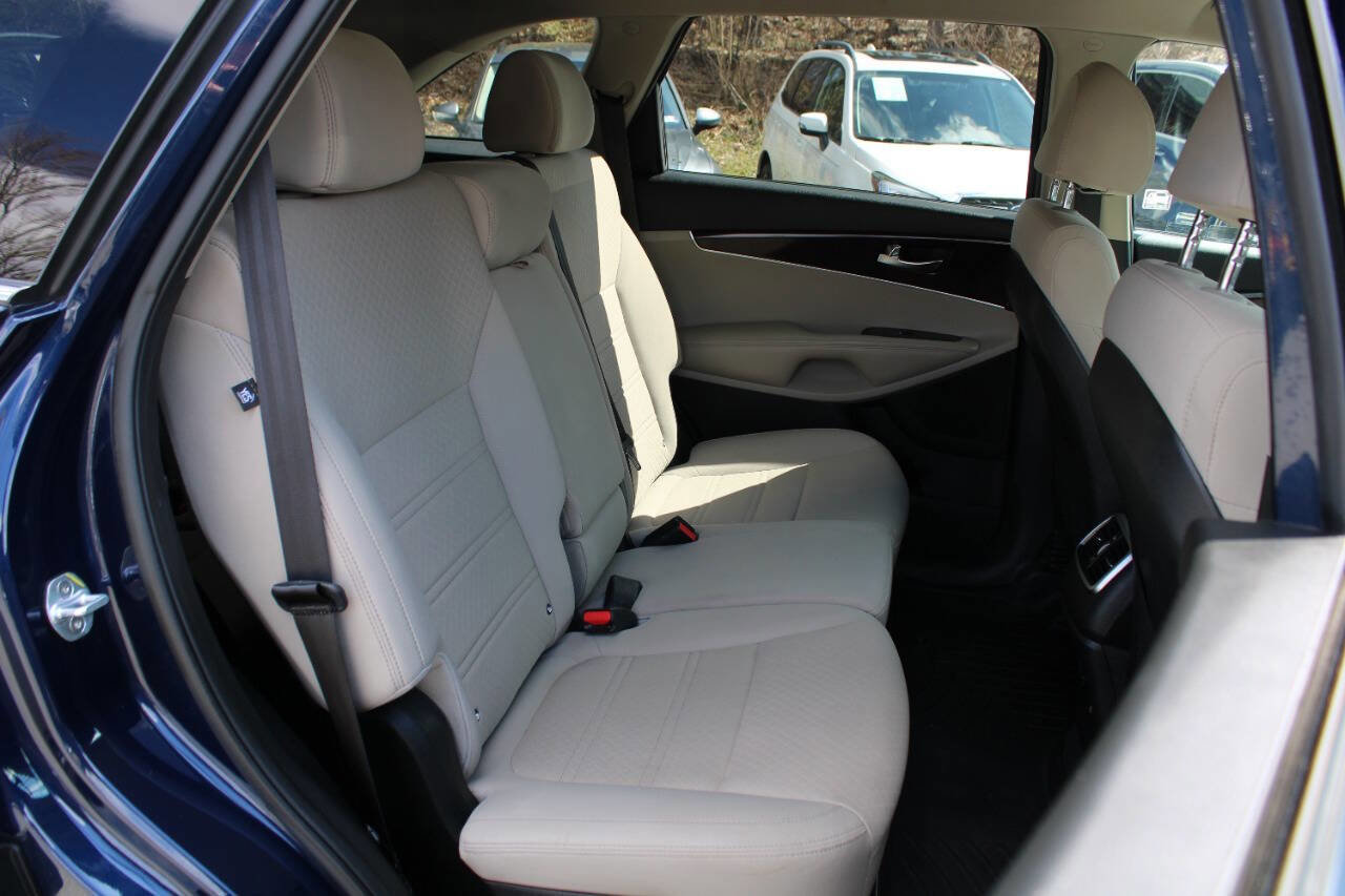 Used 2018 Kia Sorento LX image 28