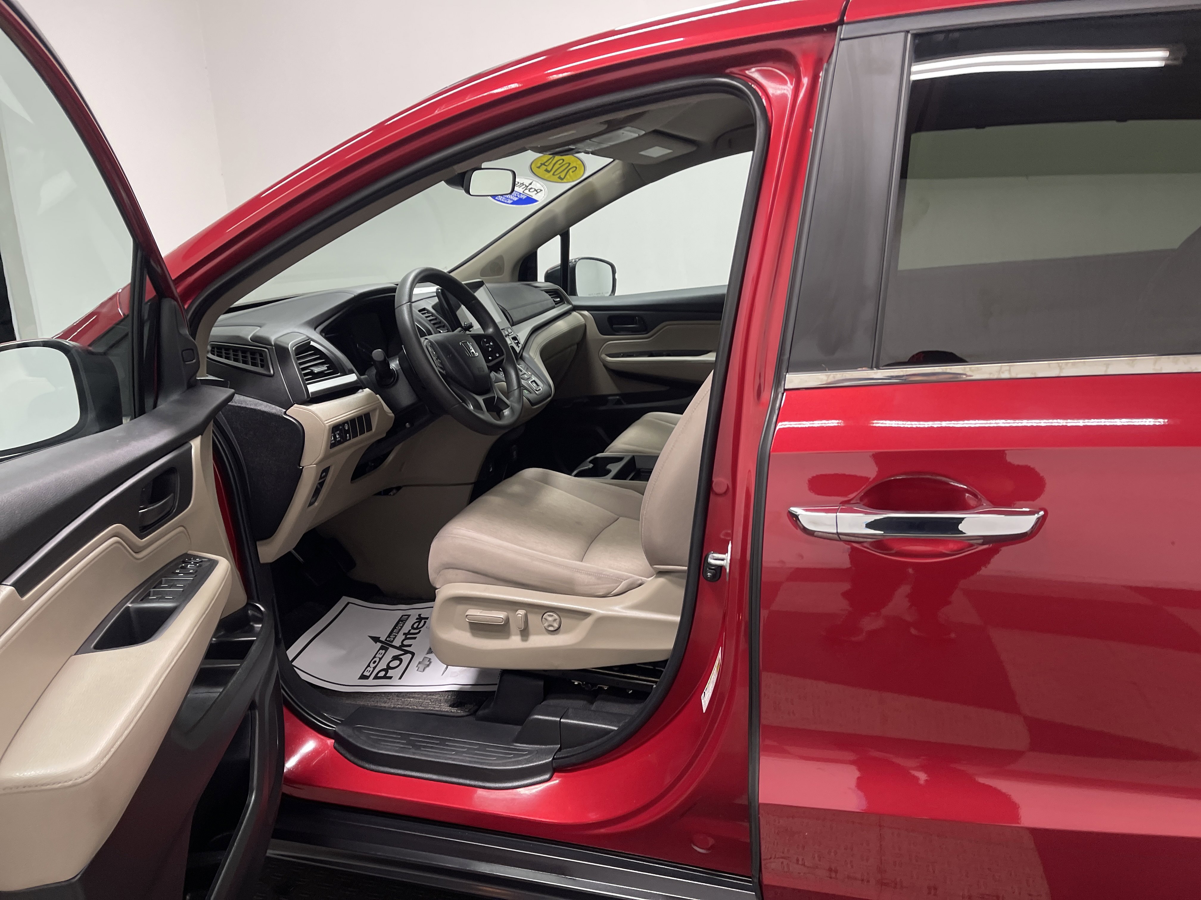 Used 2024 Honda Odyssey EX image 9