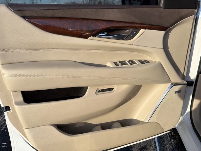 Used 2016 Cadillac Escalade ESV Premium image 15