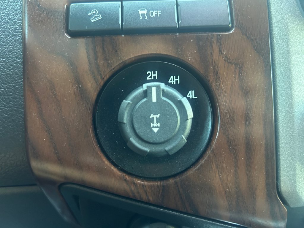Used 2014 Ford F250 Lariat w/ Lariat Interior Package AWD/4WD image 5