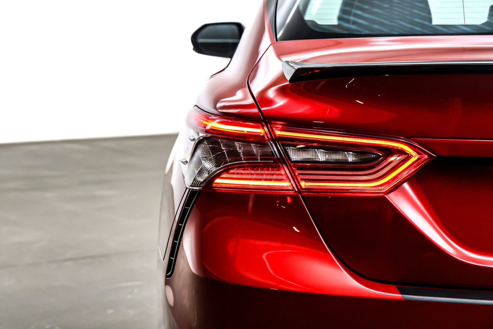 Used 2021 Toyota Camry XSE image 15