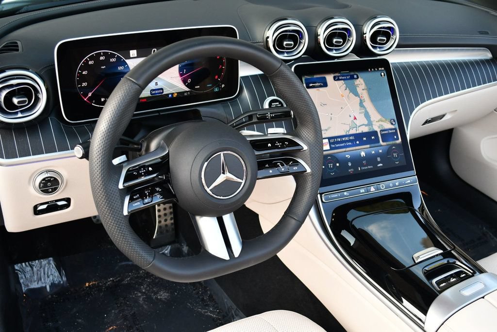 Used 2024 Mercedes-Benz CLE 450 4MATIC Cabriolet image 13