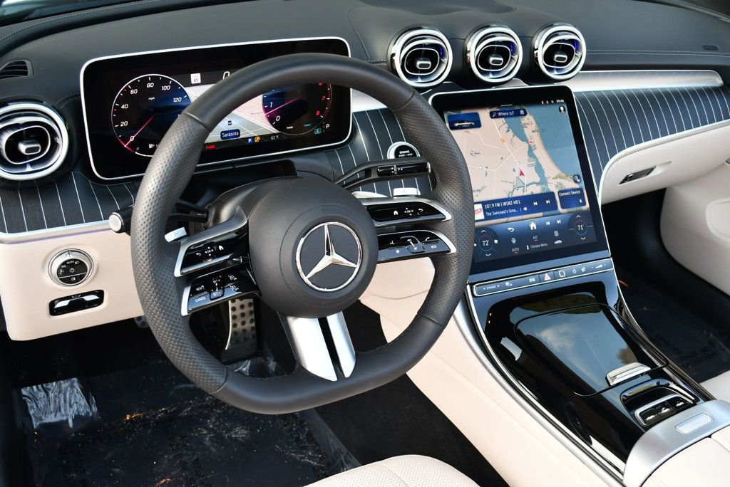Used 2024 Mercedes-Benz CLE 450 4MATIC Cabriolet image 13