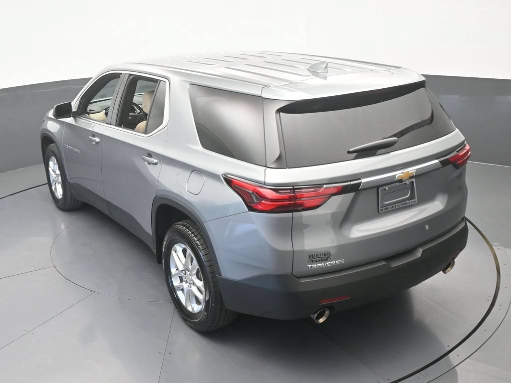 Used 2023 Chevrolet Traverse LS FWD image 45
