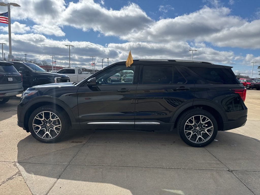 Certified 2025 Ford Explorer Platinum w/ Ultimate Package AWD/4WD image 4