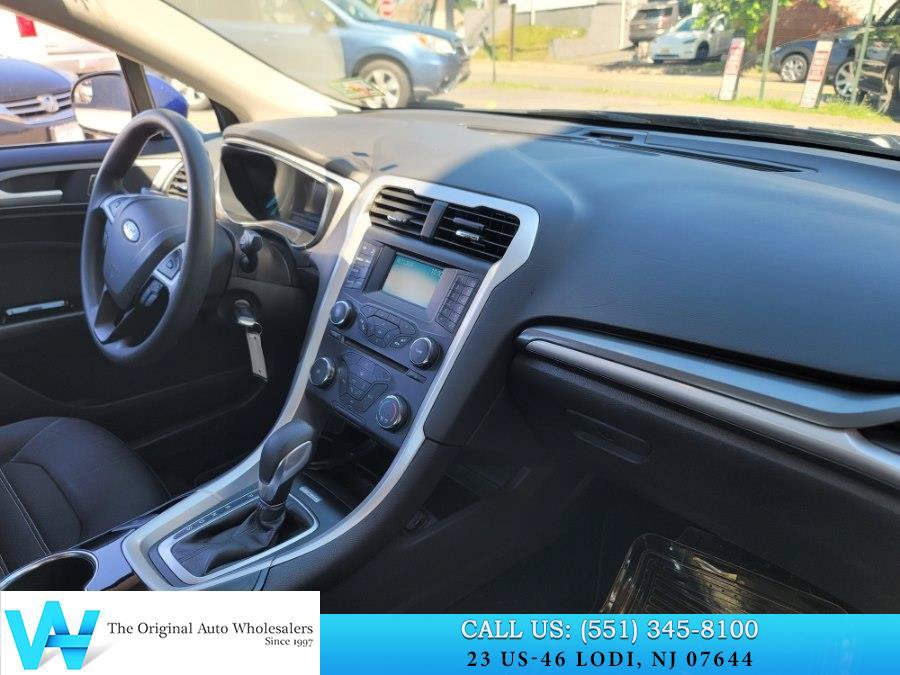 Used 2014 Ford Fusion SE FWD image 15