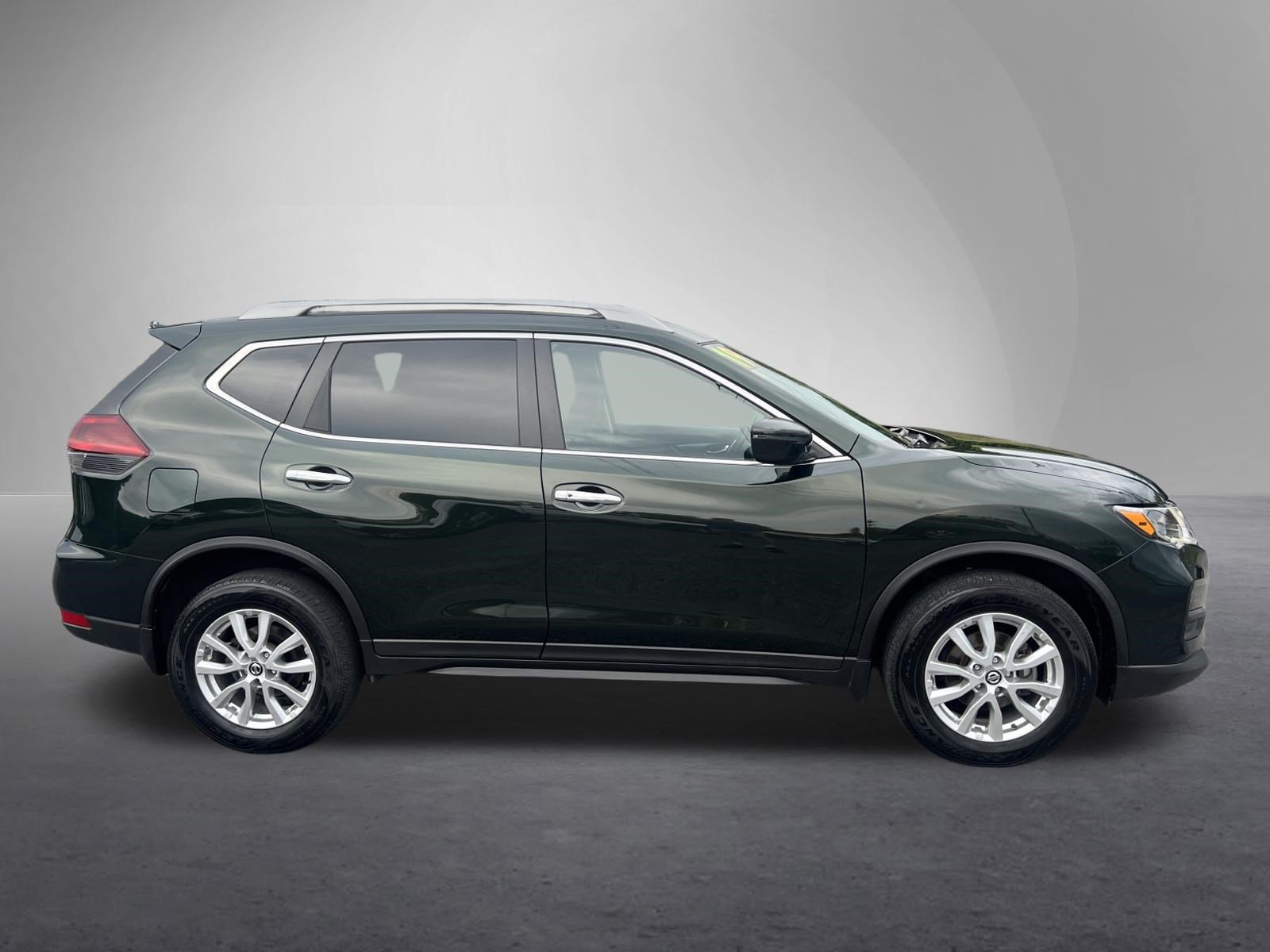 Used 2019 Nissan Rogue SV AWD/4WD image 2