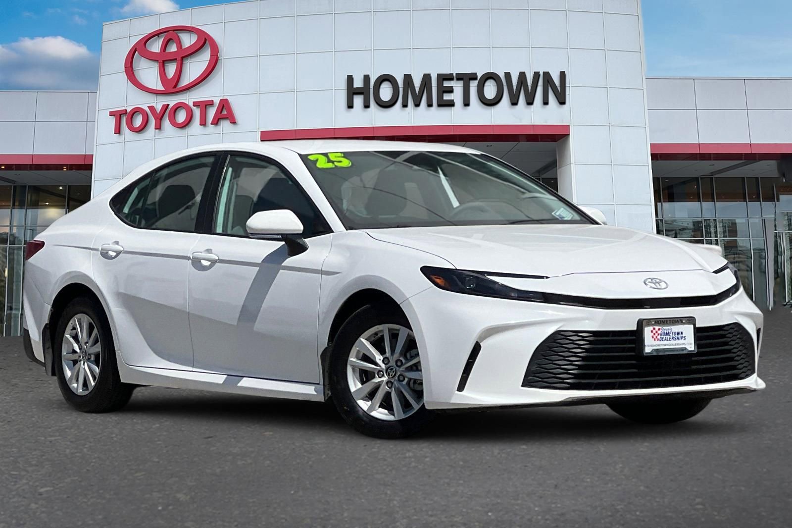 Certified 2025 Toyota Camry LE FWD image 2