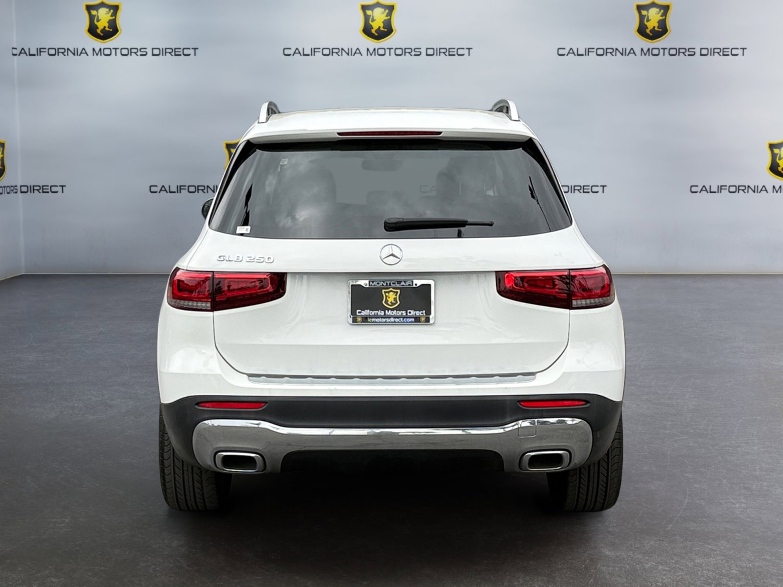 Used 2022 Mercedes-Benz GLB 250 w/ Premium Package Lite image 4