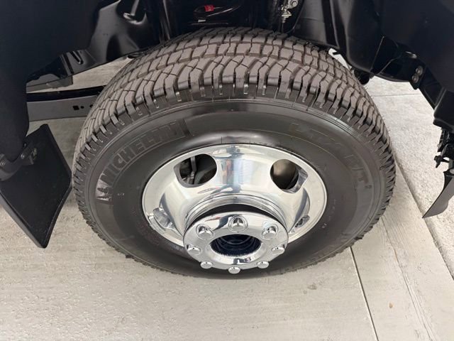 New 2026 Ford F350 4x4 Crew Cab DRW Super Duty image 5