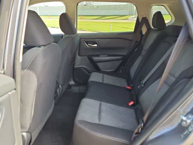 Used 2024 Nissan Rogue SV FWD image 16
