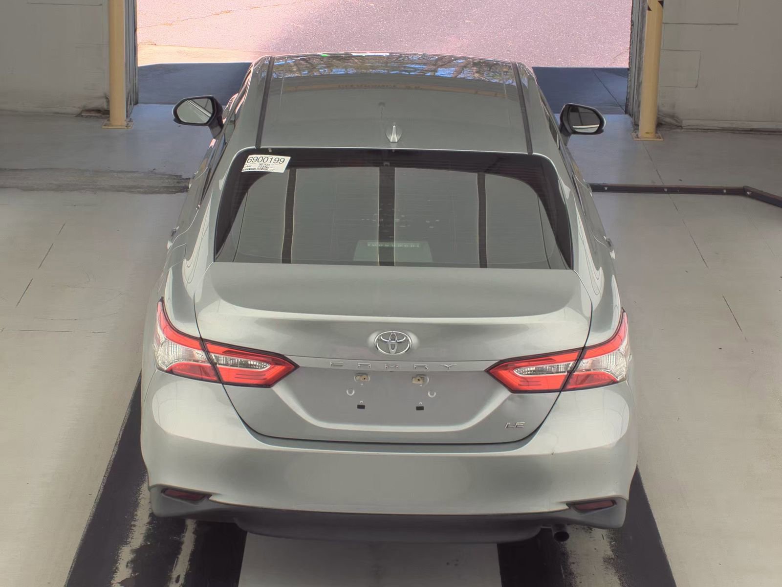 Used 2020 Toyota Camry LE image 7