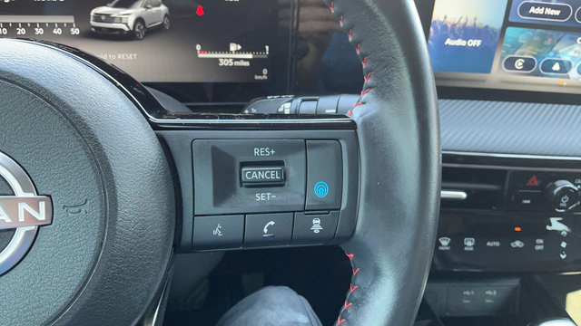 Used 2025 Nissan Kicks SR FWD image 12