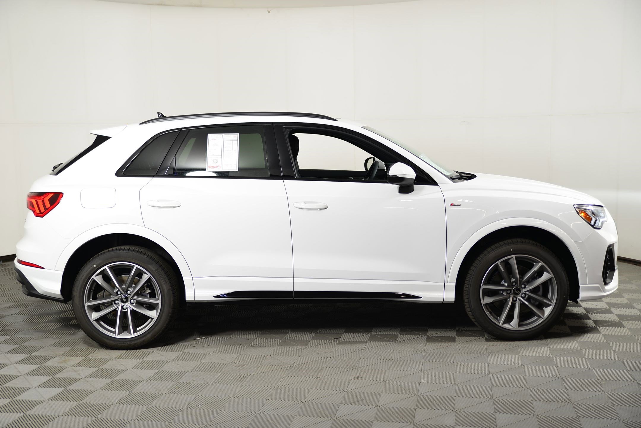 New 2025 Audi Q3 2.0T Premium image 7