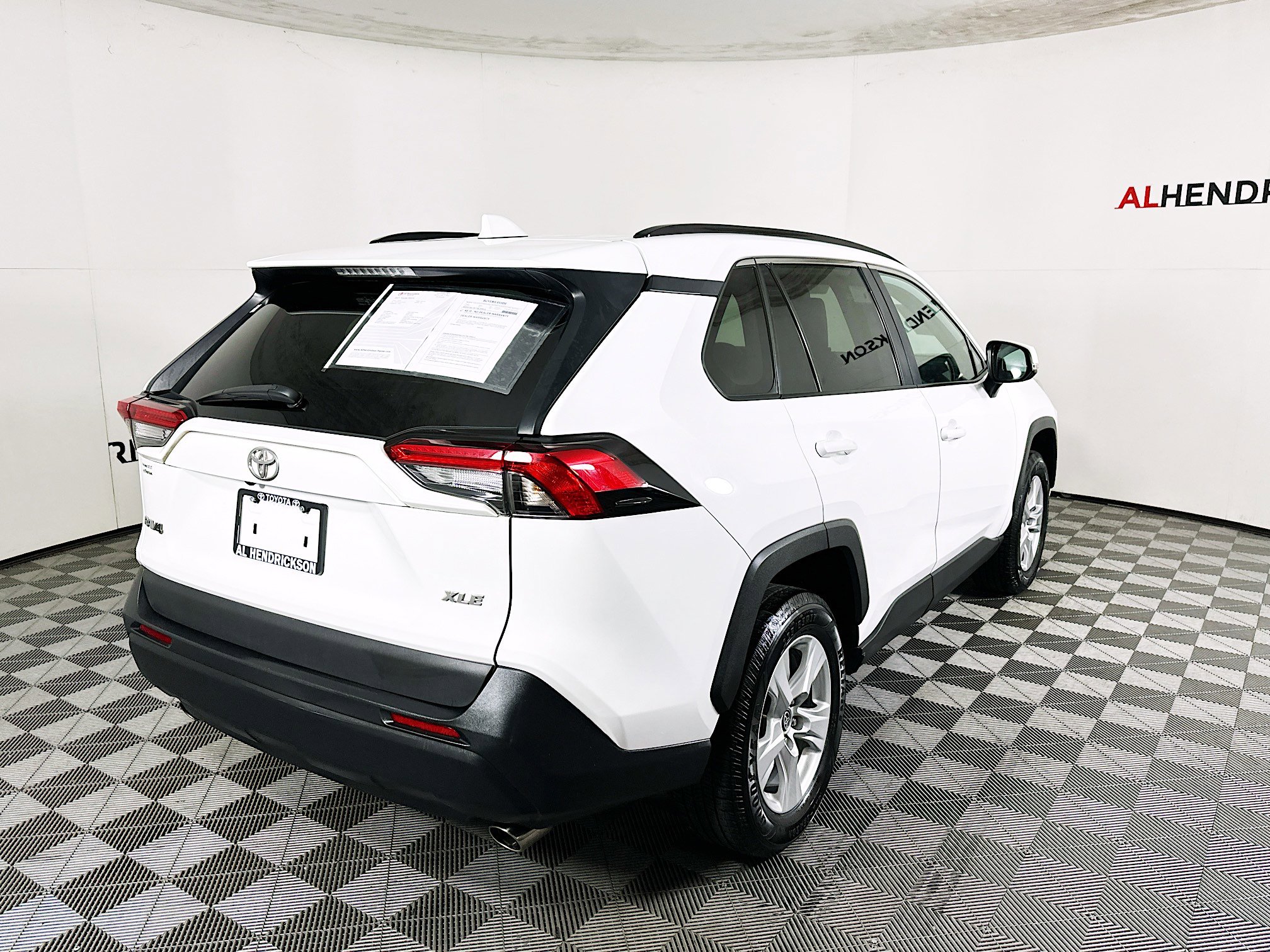 Used 2021 Toyota RAV4 XLE image 3