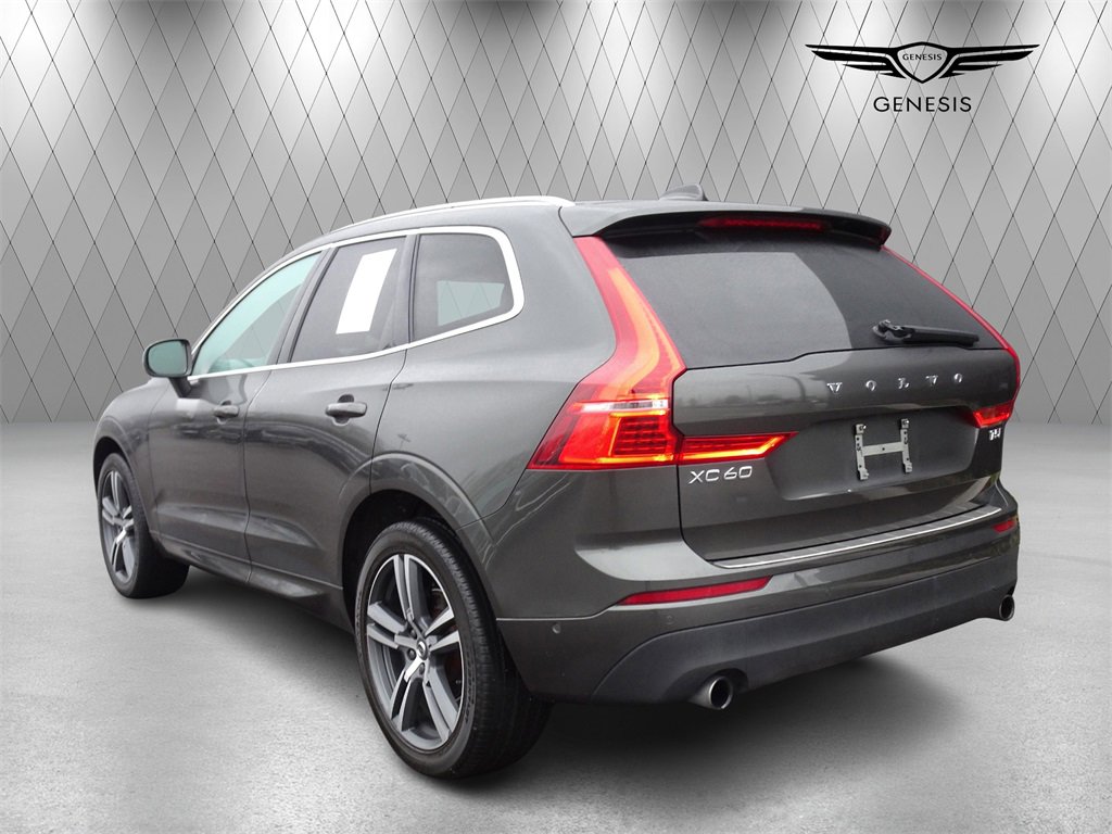 Used 2019 Volvo XC60 T5 Momentum w/ Multimedia Package image 3