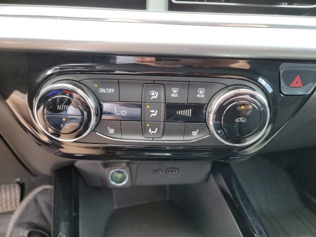 Used 2024 Chevrolet Trax LT w/ Driver Confidence Package FWD image 14