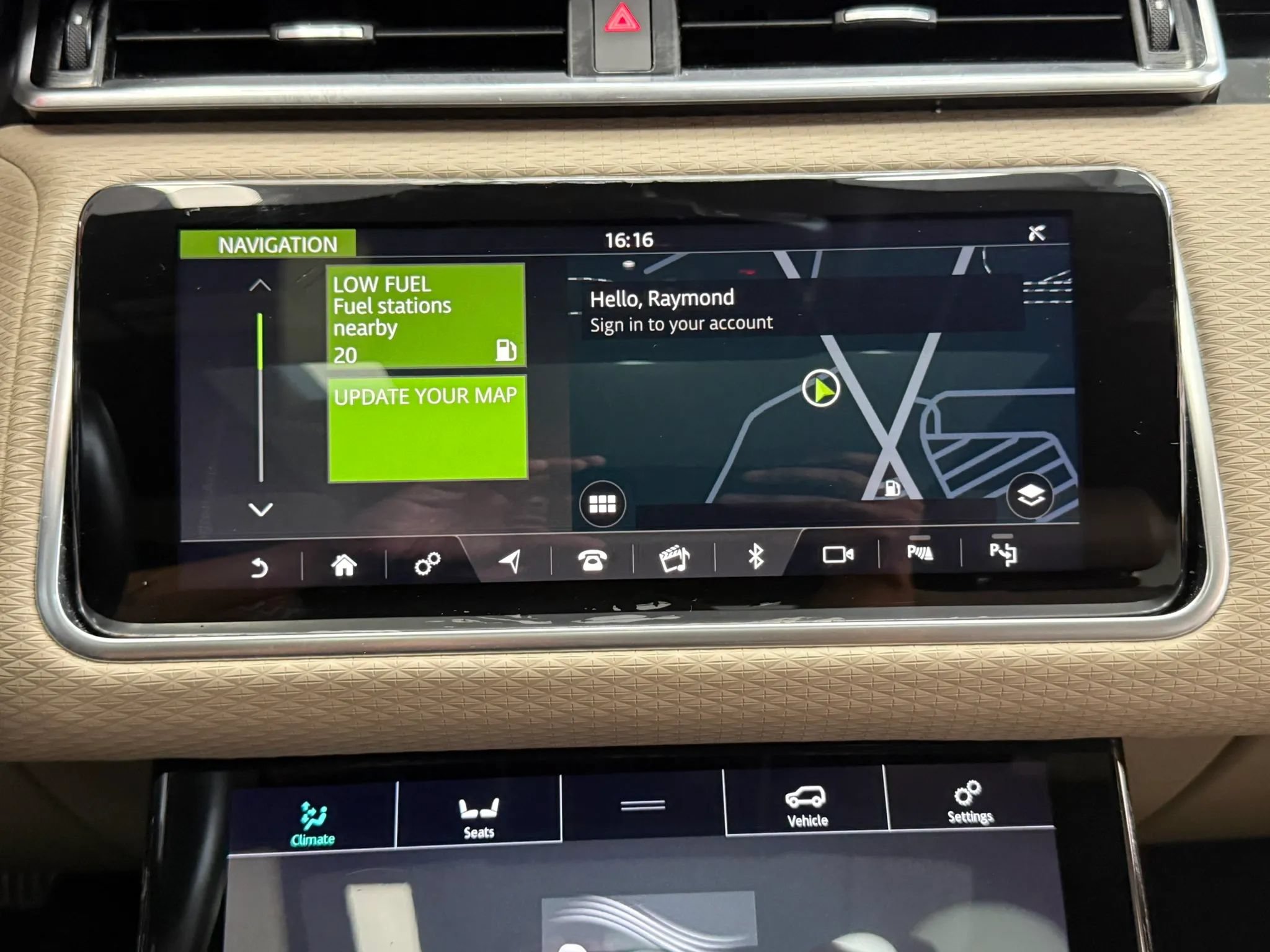 Used 2019 Land Rover Range Rover Velar R-Dynamic SE AWD/4WD image 16