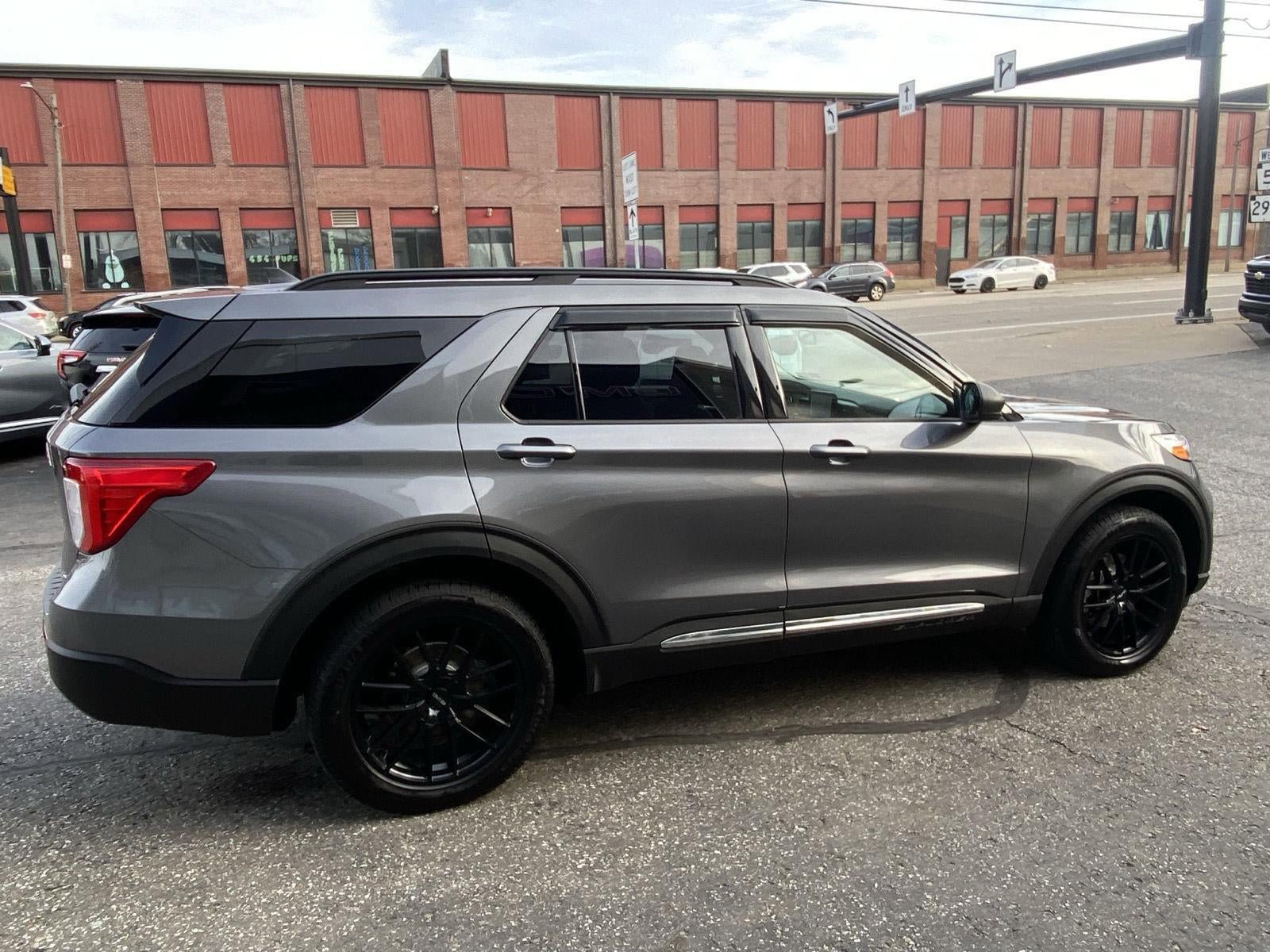 Used 2021 Ford Explorer XLT w/ Equipment Group 202A image 12
