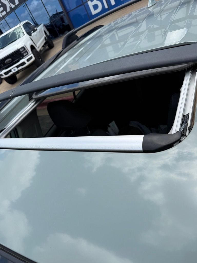 Used 2019 Toyota RAV4 XLE w/ Convenience Package FWD image 7