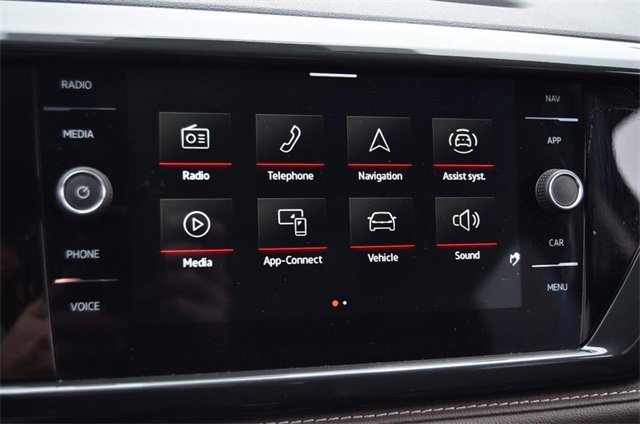 Certified 2022 Volkswagen Taos SEL w/ Panoramic Sunroof Package image 14