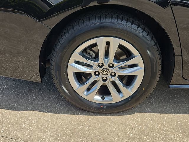 Used 2021 Toyota Sienna Limited FWD image 5