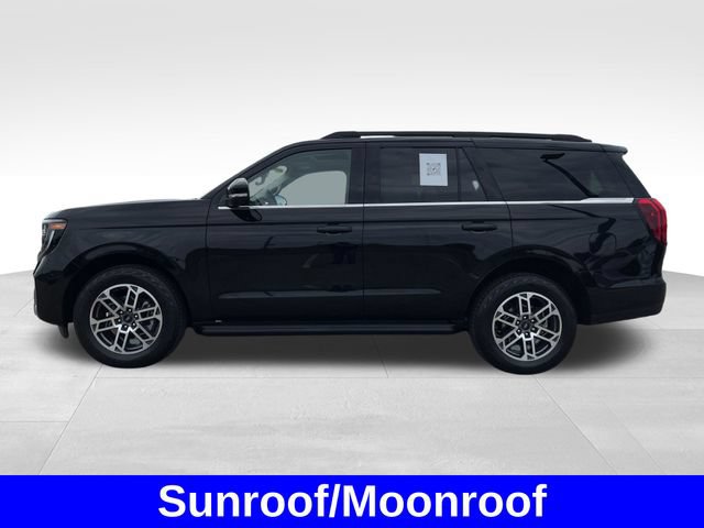 Used 2025 Ford Expedition Active AWD/4WD image 2