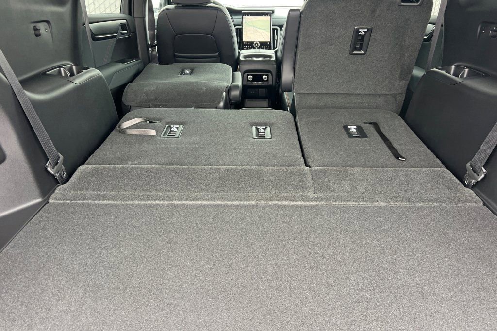 New 2026 GMC Acadia AT4 w/ Luxury Package image 13