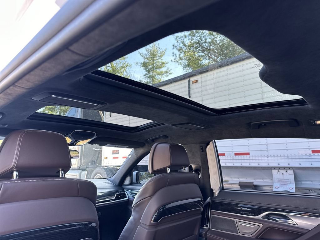Used 2016 BMW 750i xDrive AWD/4WD image 45