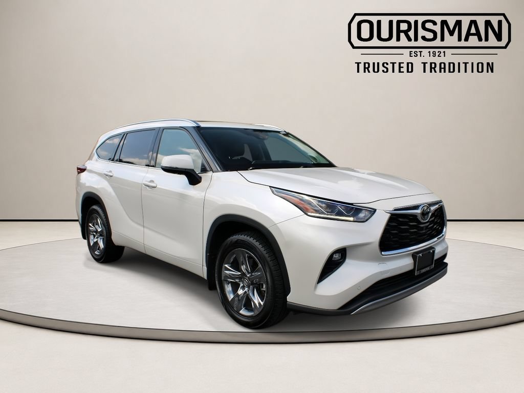 Used 2021 Toyota Highlander Platinum AWD/4WD image 2