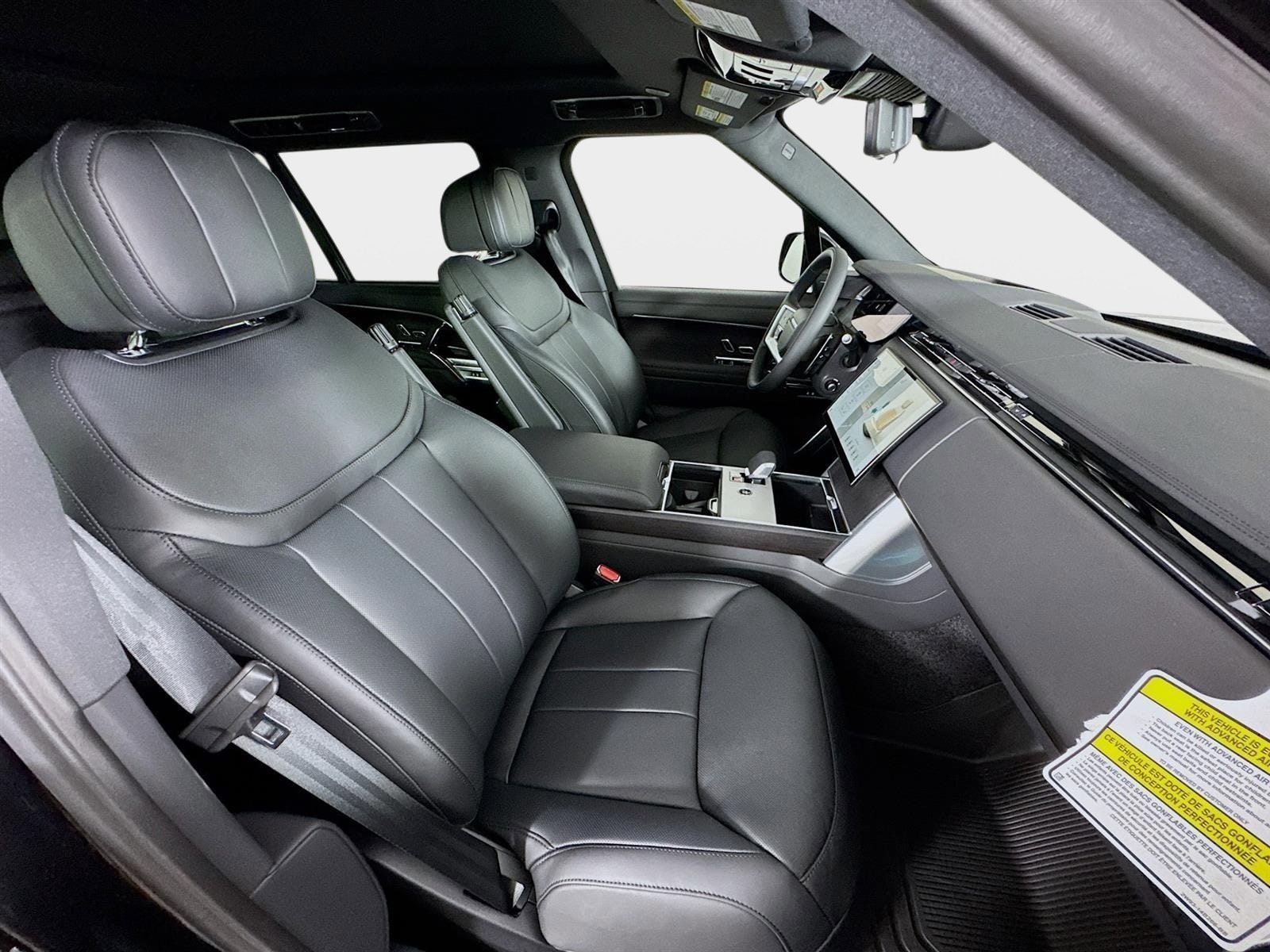 New 2026 Land Rover Range Rover Long Wheelbase SE AWD/4WD image 30