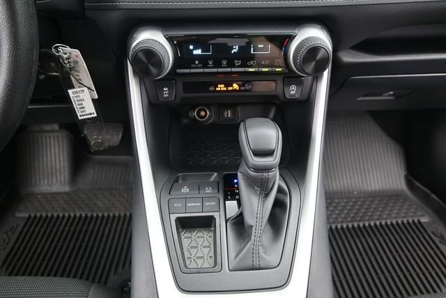 Used 2025 Toyota RAV4 LE FWD image 7