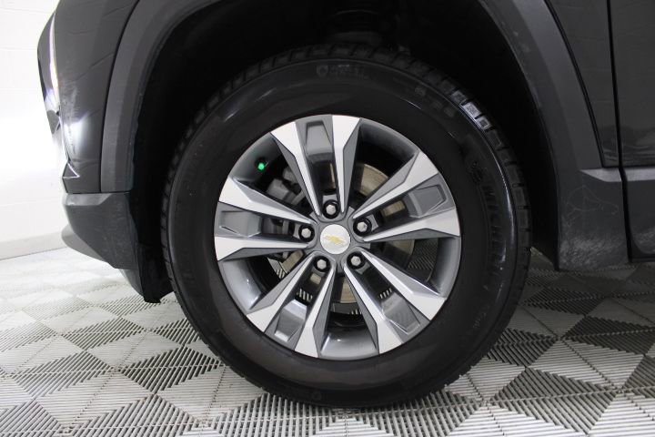 Used 2025 Chevrolet Equinox LT image 46