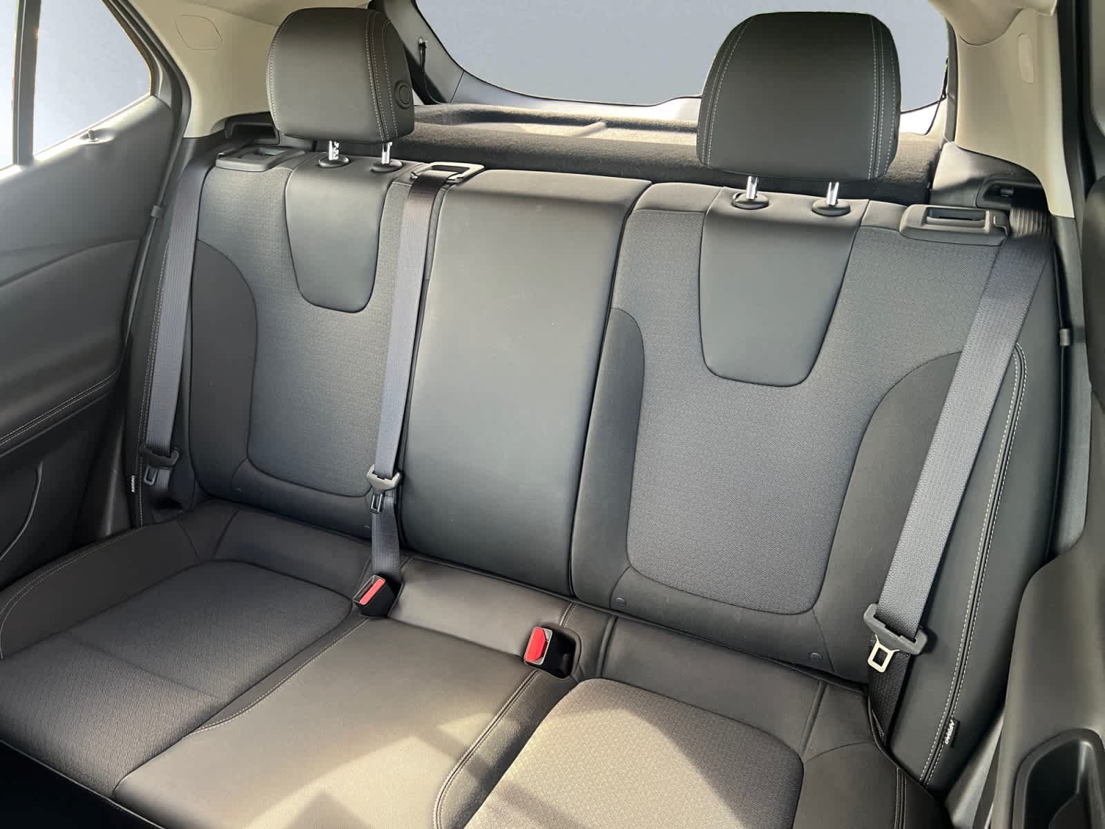 Certified 2023 Buick Encore GX Preferred w/ Cold Weather Comfort Package AWD/4WD image 18