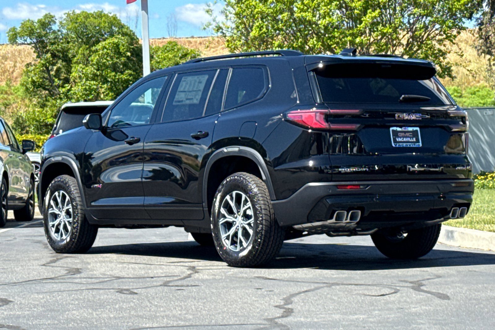 New 2026 GMC Acadia AT4 w/ LPO, Floor Liner Package AWD/4WD image 7