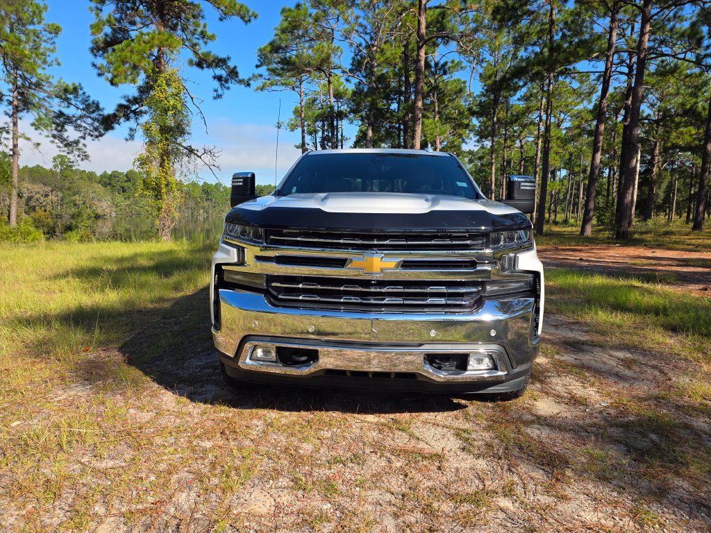 Used 2020 Chevrolet Silverado 1500 LTZ w/ LTZ Plus Package AWD/4WD image 7